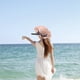 thumbnail image 4 of Sombrero de paja con lazo para mujer, circunferencia de 56-58 cm, borde ondulado, cinta, ala grande, sombrero para el sol, sombrero de verano, protector solar, sombrilla de playa, 4 of 5