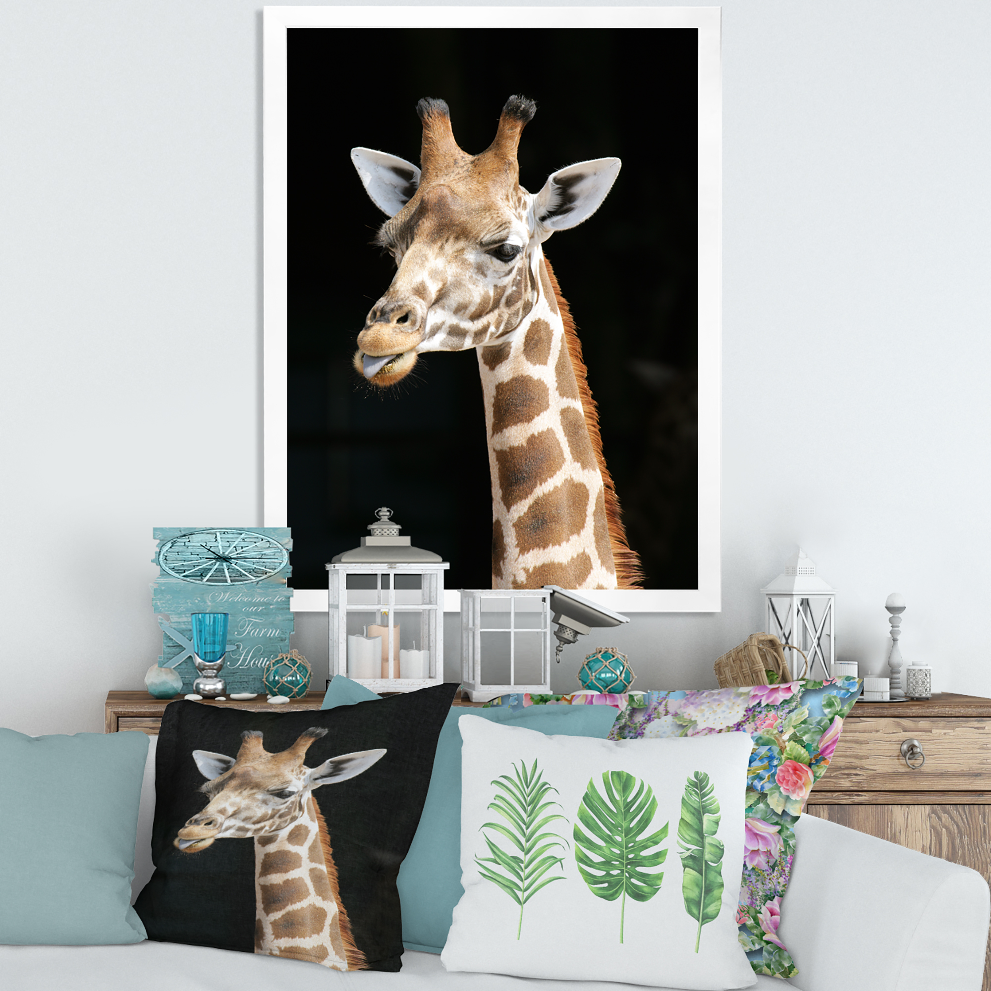 Designart 'Close Up Portrait Of A Giraffe On Black III' Farmhouse Framed Art Print