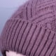thumbnail image 4 of Gorro de invierno para mujeres de mediana edad y mayores, gorro de algodón cálido con forro polar para abuela, gorro de punto con protección para los oídos para madres, gorro de lana para señoras, 4 of 5