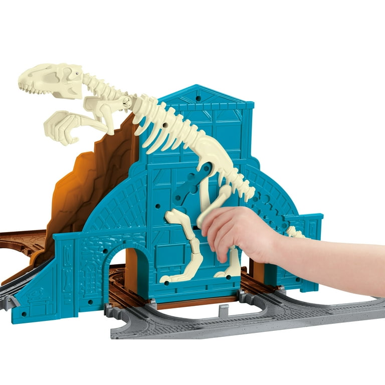 Thomas Friends Take n Play Roaring Dino Run