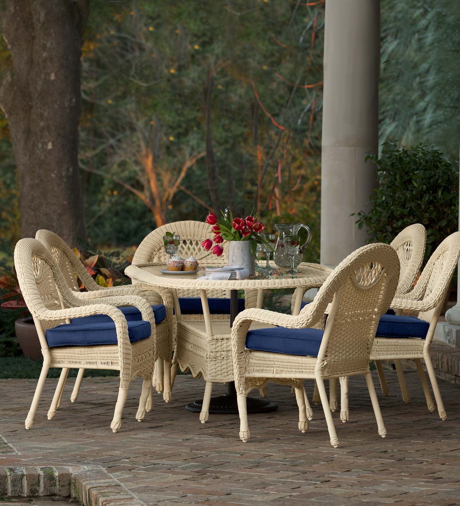 Prospect Hill Oval Outdoor Wicker Dining Table and 6 Chairs Set, Cloud