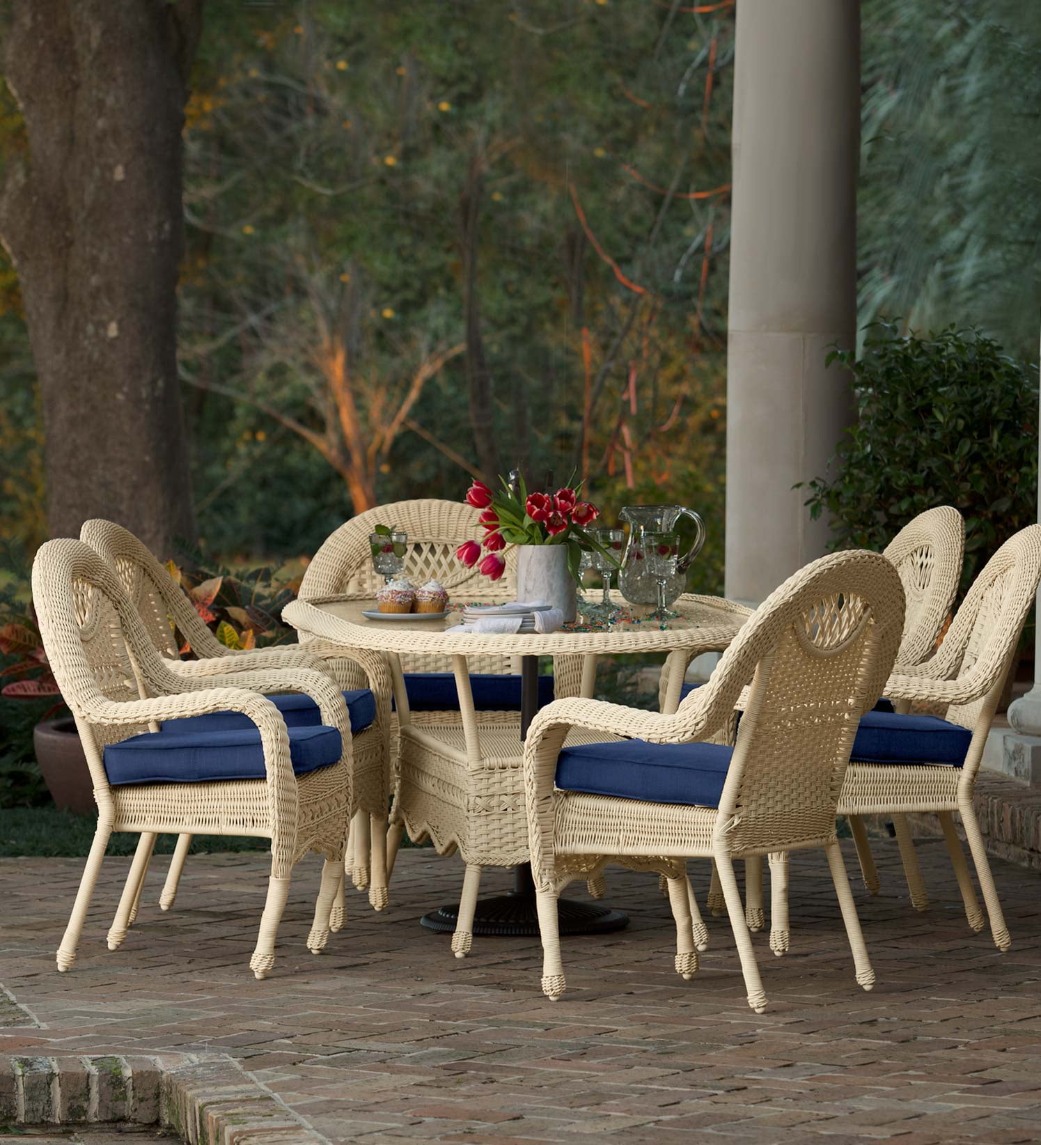 Prospect Hill Oval Outdoor Wicker Dining Table and 6 Chairs Set, Cloud ...