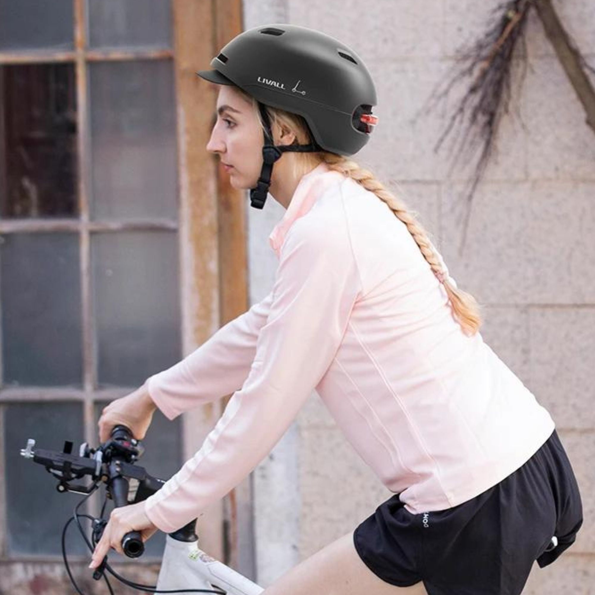 LIVALL C21 Cycling Smart Helmet with Removable Visor - Medium (21.3- 22.8 in)