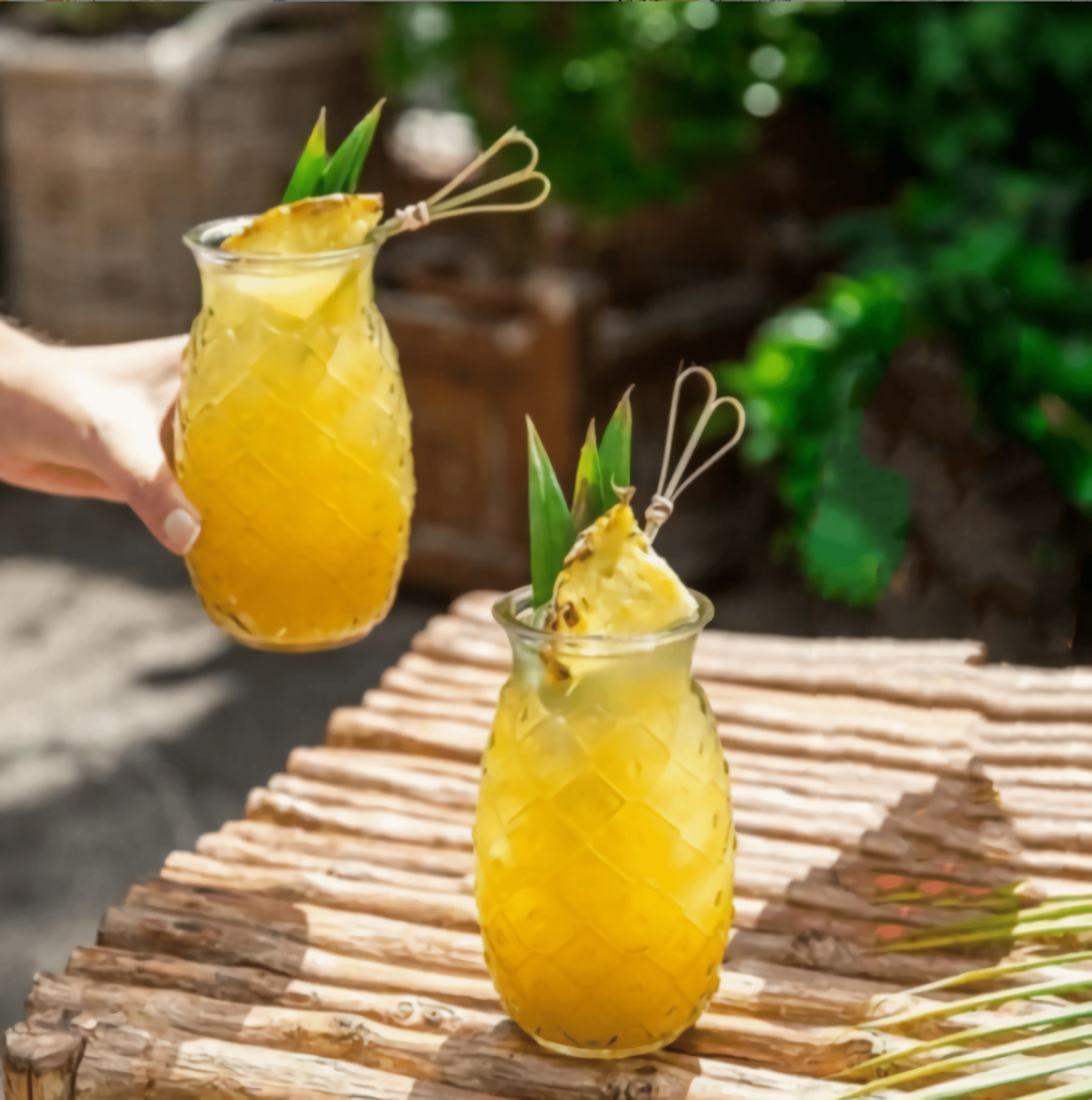 480ml/16oz  Cocktail Glasses with Stainless Steel Straw, Unique Pineapple Drinking Glasses for Bar, Party Wine Juice Milk Bourbon Decor