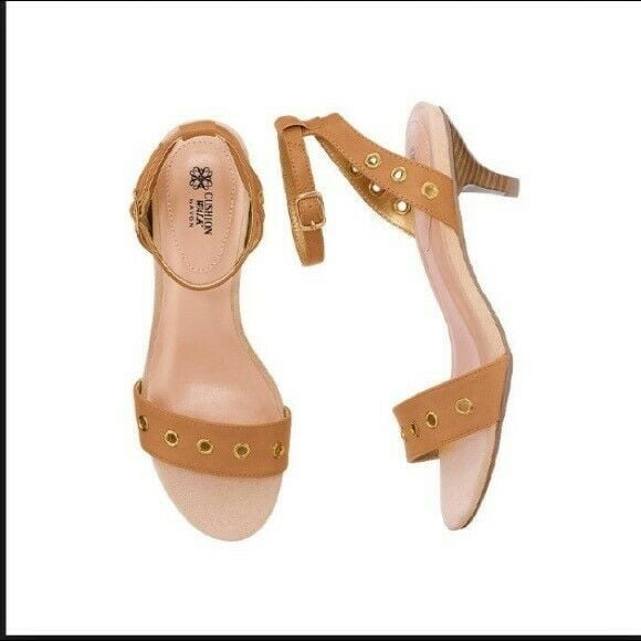 tan kitten heel sandals