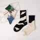 thumbnail image 2 of Calcetines sin costuras, calcetines de tubo medio sin hueso, calcetines de pareja para hombres y mujeres, modernos y deportivos de calle, 2 of 5