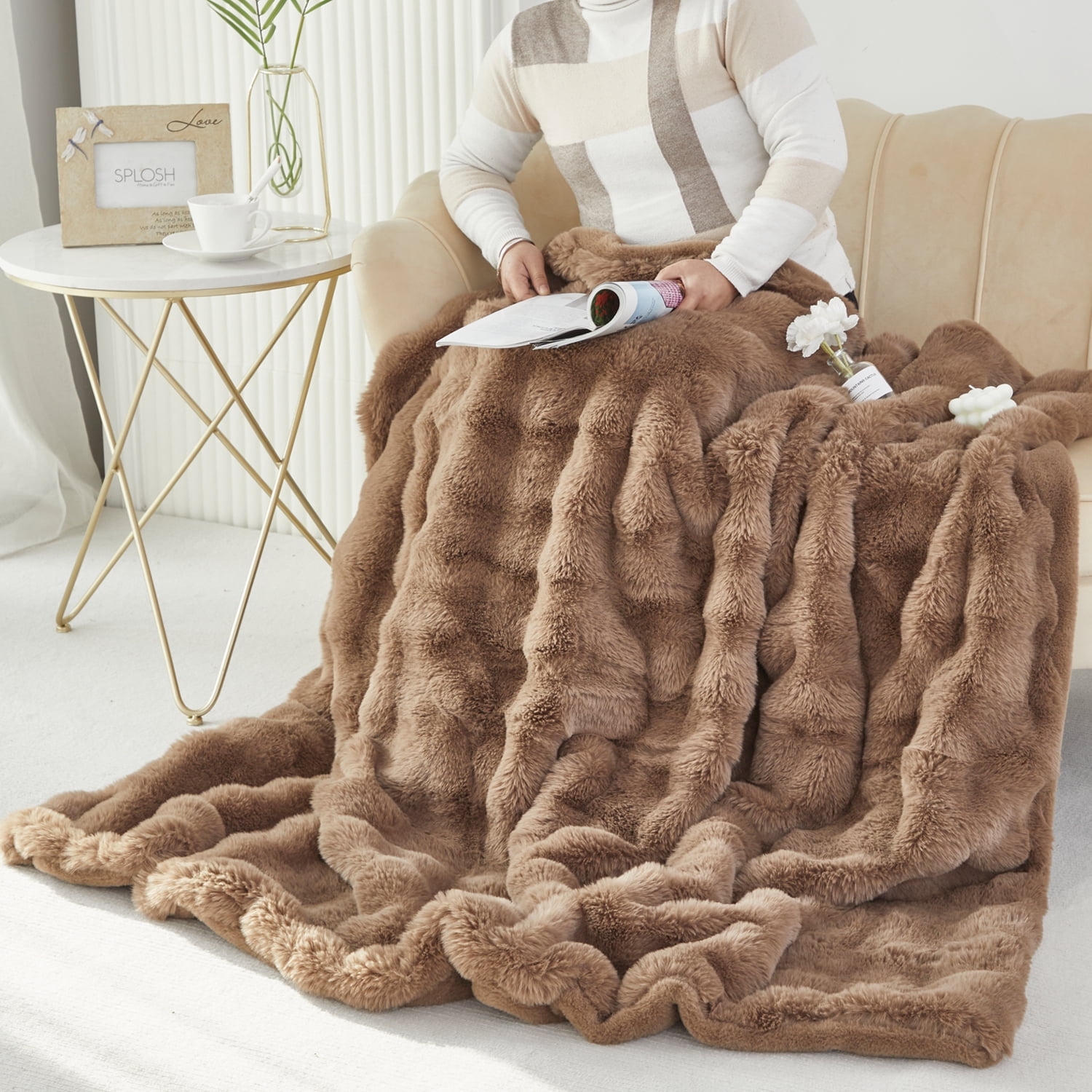URBONUR Brown Luxury Bubble Throw Blanket for Couch Bed Chair, Faux Rabbbit Fur Soft Throw Blanket, luxury Plush Fluffy Throw Soft Warm Blanket 51×63 Inches