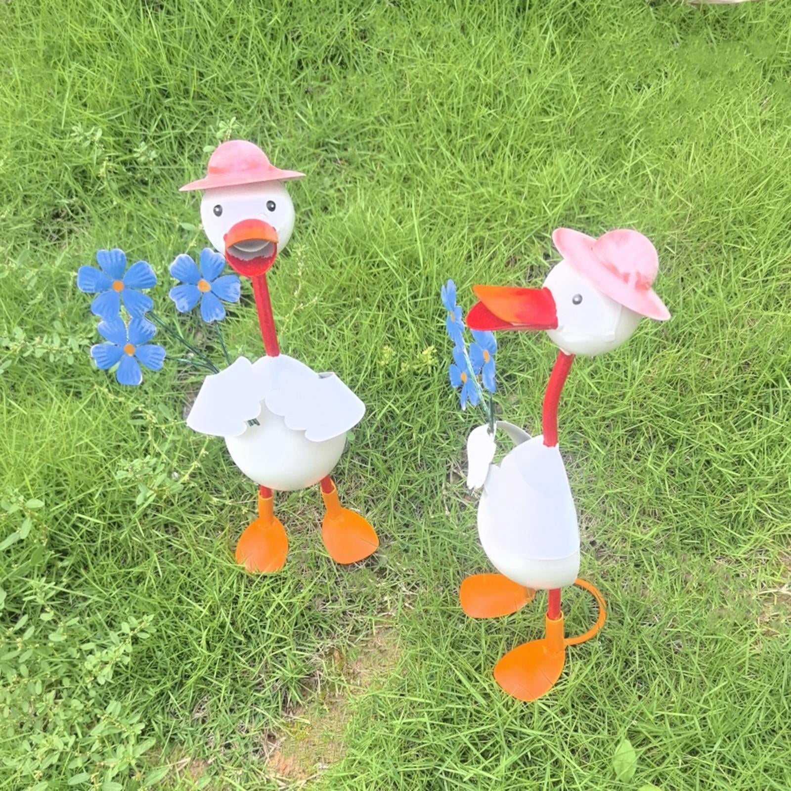 Baoblaze Duck Garden Statue Figurine Animal Garden Statue Ornament Funny Sculpture for Indoor ,Outdoor ,Fence ,Garden, Decor Red Flowers