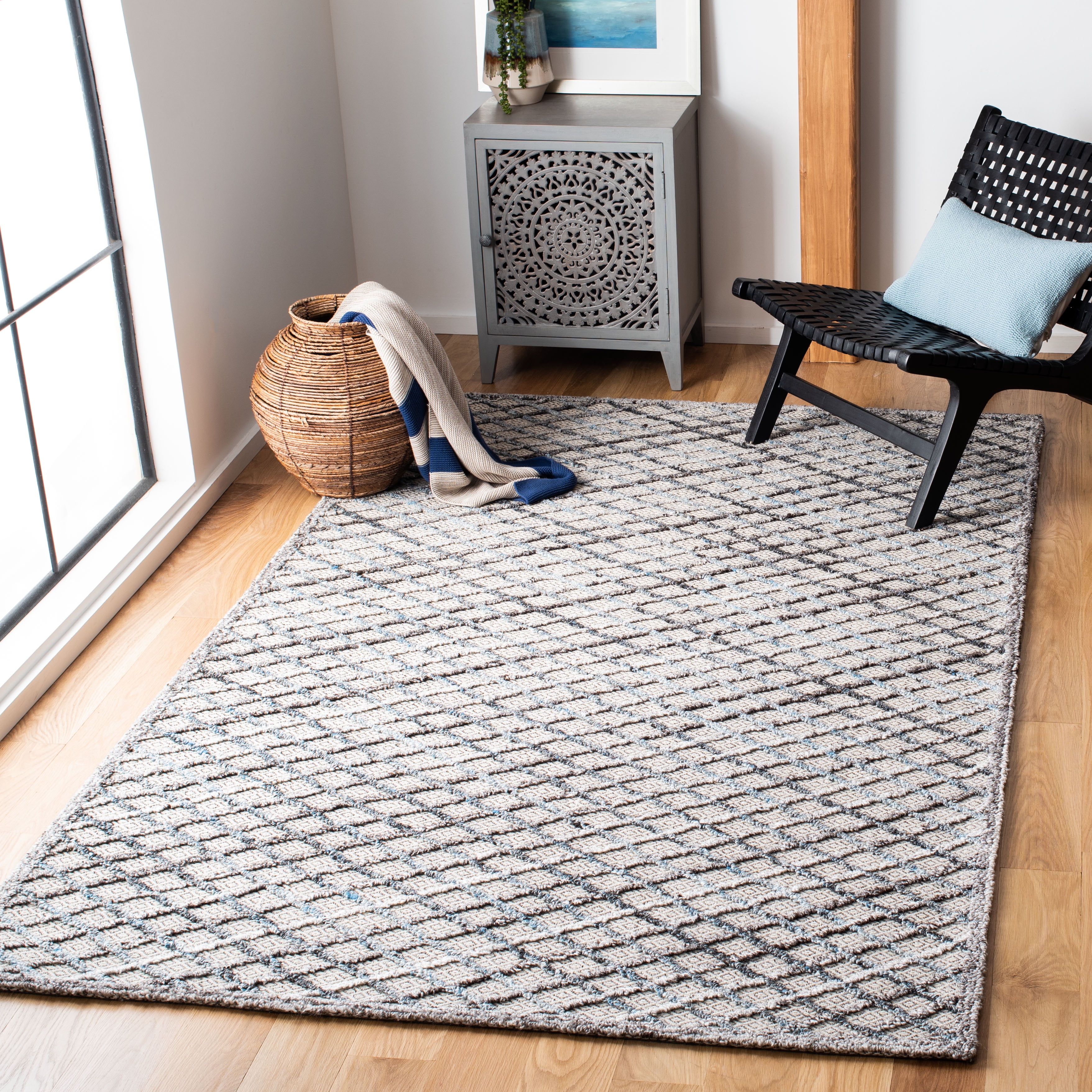 SAFAVIEH Trace Ilarion Geometric Area Rug, Blue/Black, 8' x 10'