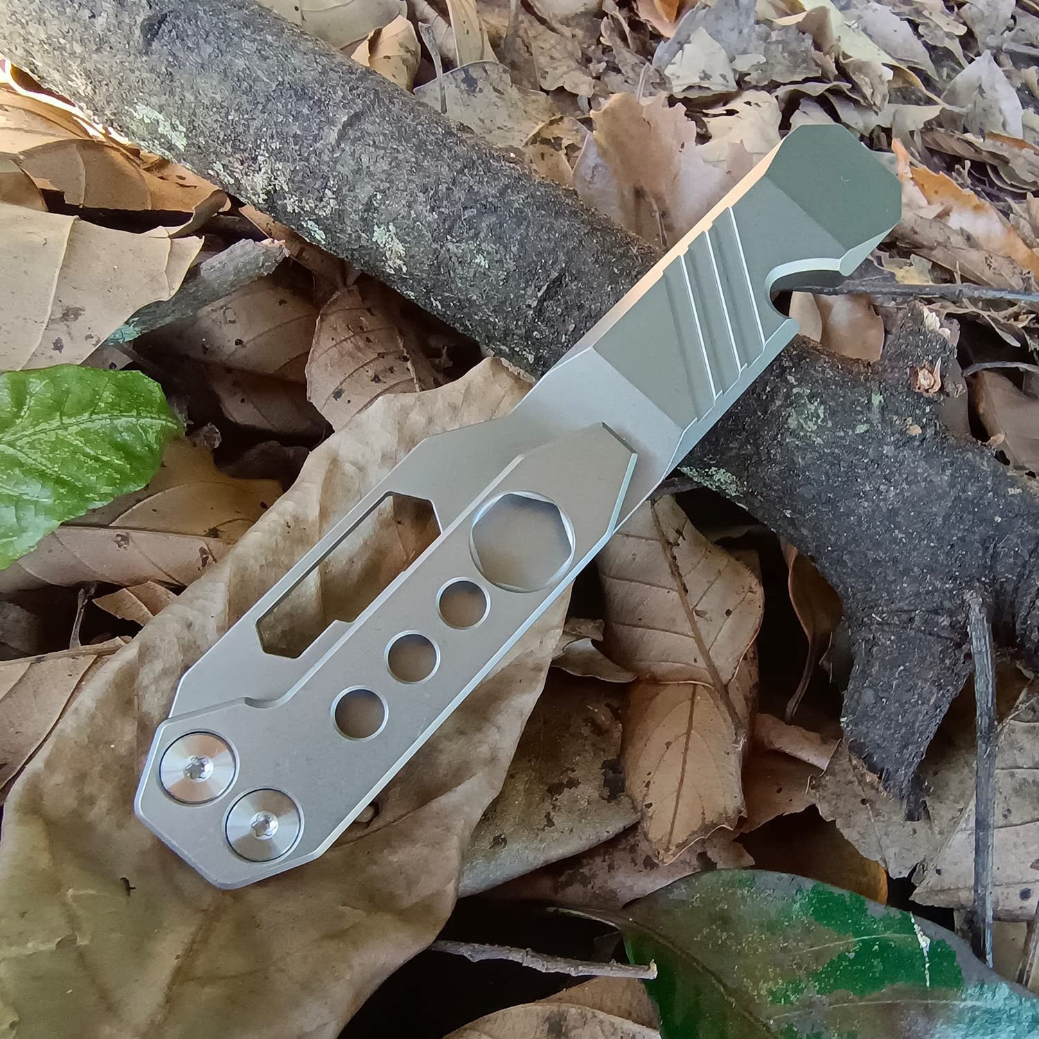ABPETE Titanium Pry Bar Outdoor Prybar EDC Wrench Bottle Opener Multi-function tool with Pocket Clip