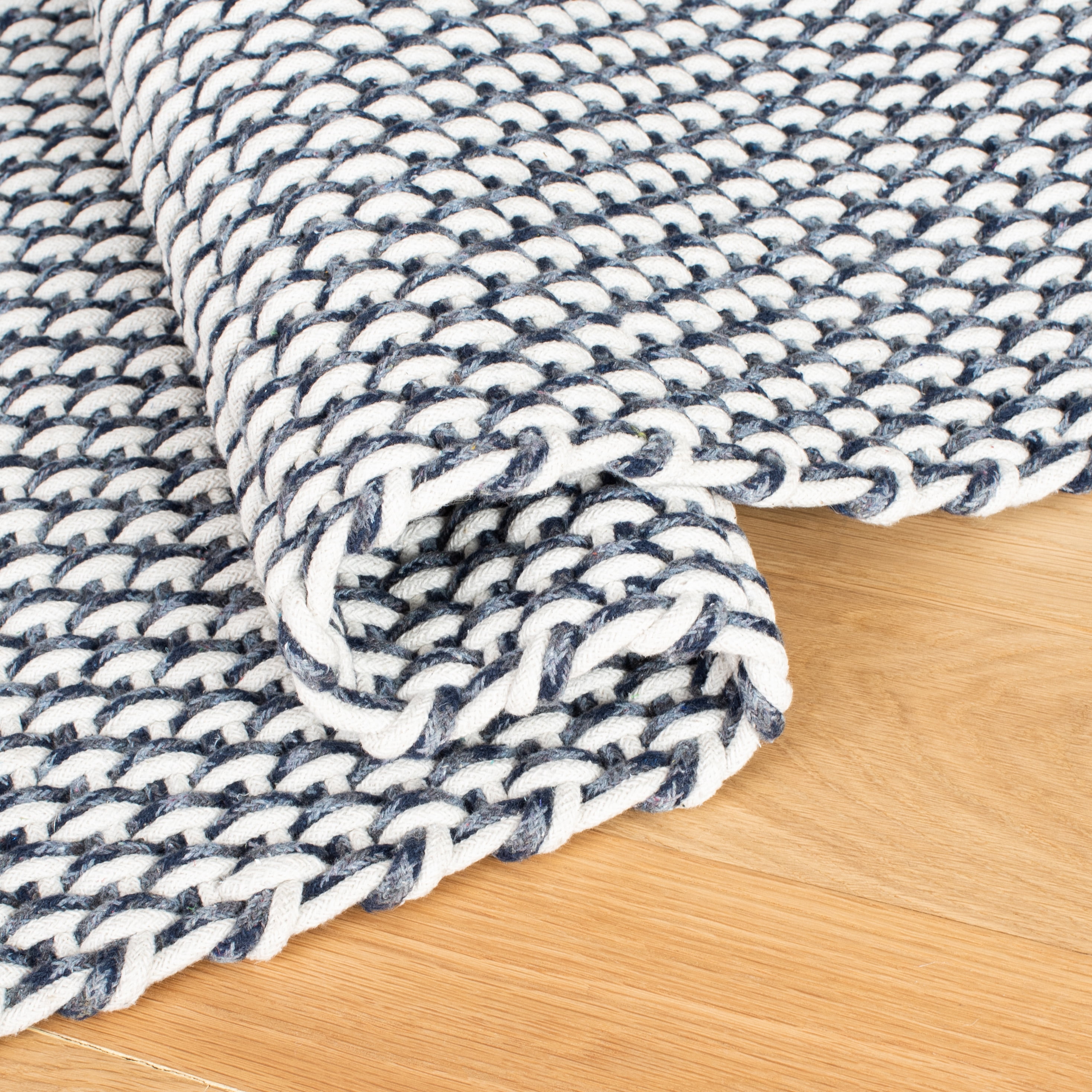 SAFAVIEH Salem Corynn Solid Cotton Area Rug, Dark Blue, 8' x 10'