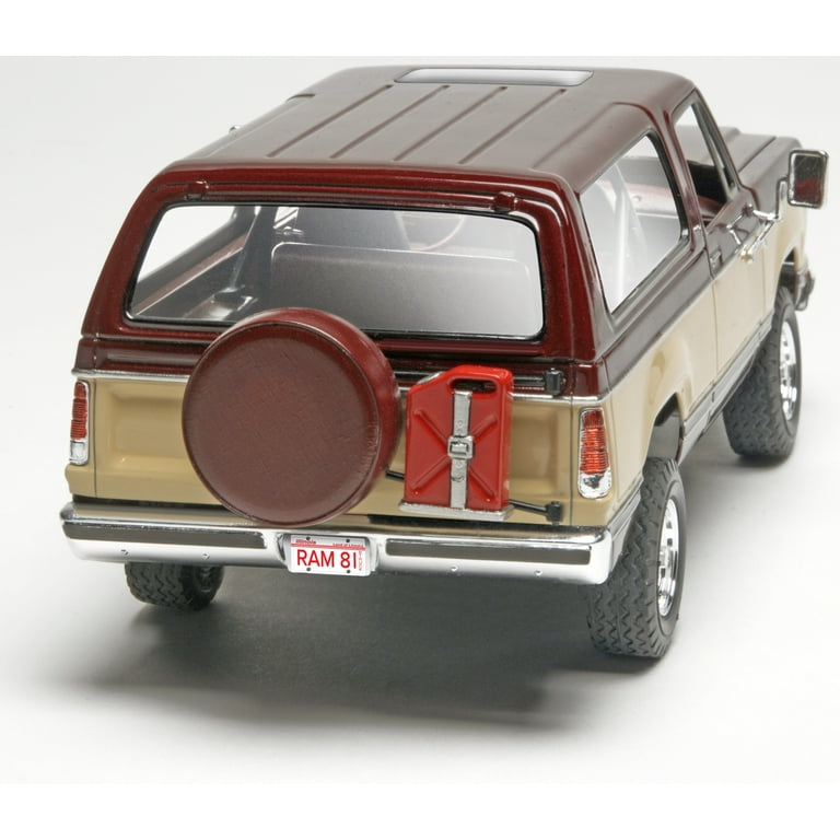 Plastic Model Kit-'80 Dodge Ramcharger 1:24 - Walmart.com