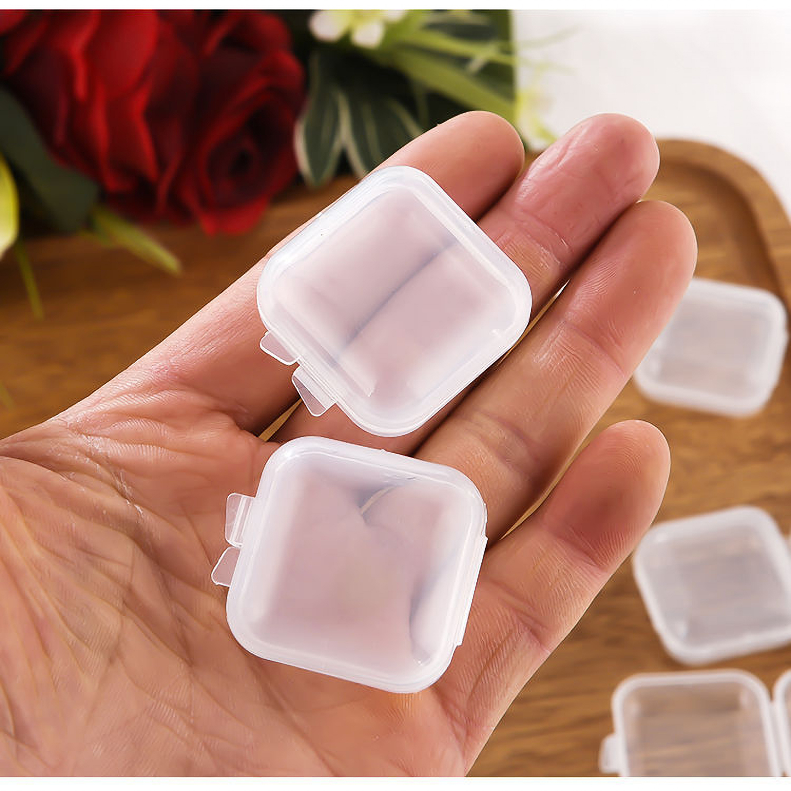 Small Clear Box,3.5*3.5*1.8cm Transparent Sturdy Durable plastics Glossy  Surface Wide Application Bead Box for Jewelry 