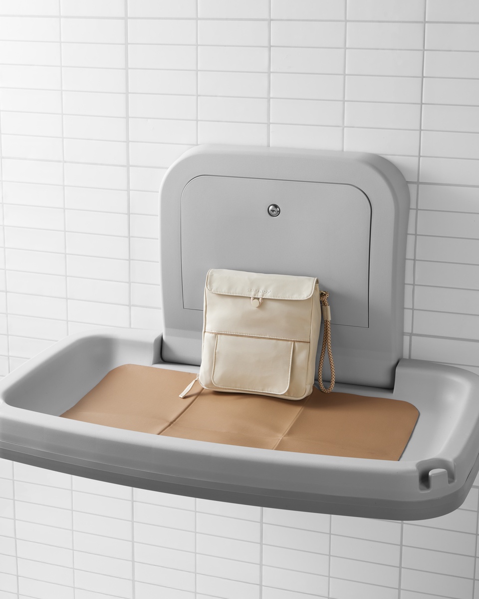 Skip Hop Clean Slate Changing Station - Oat photo 4