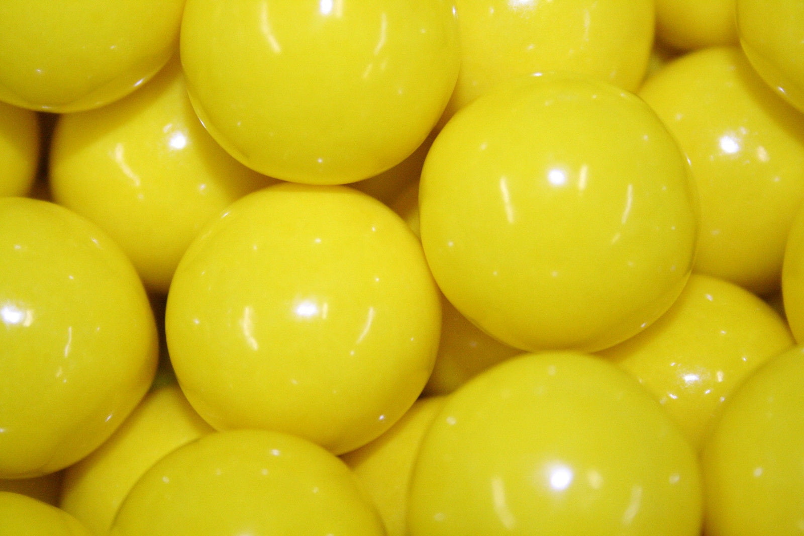GUMBALLS YELLOW 25mm or 1 inch (57 count), 1LB