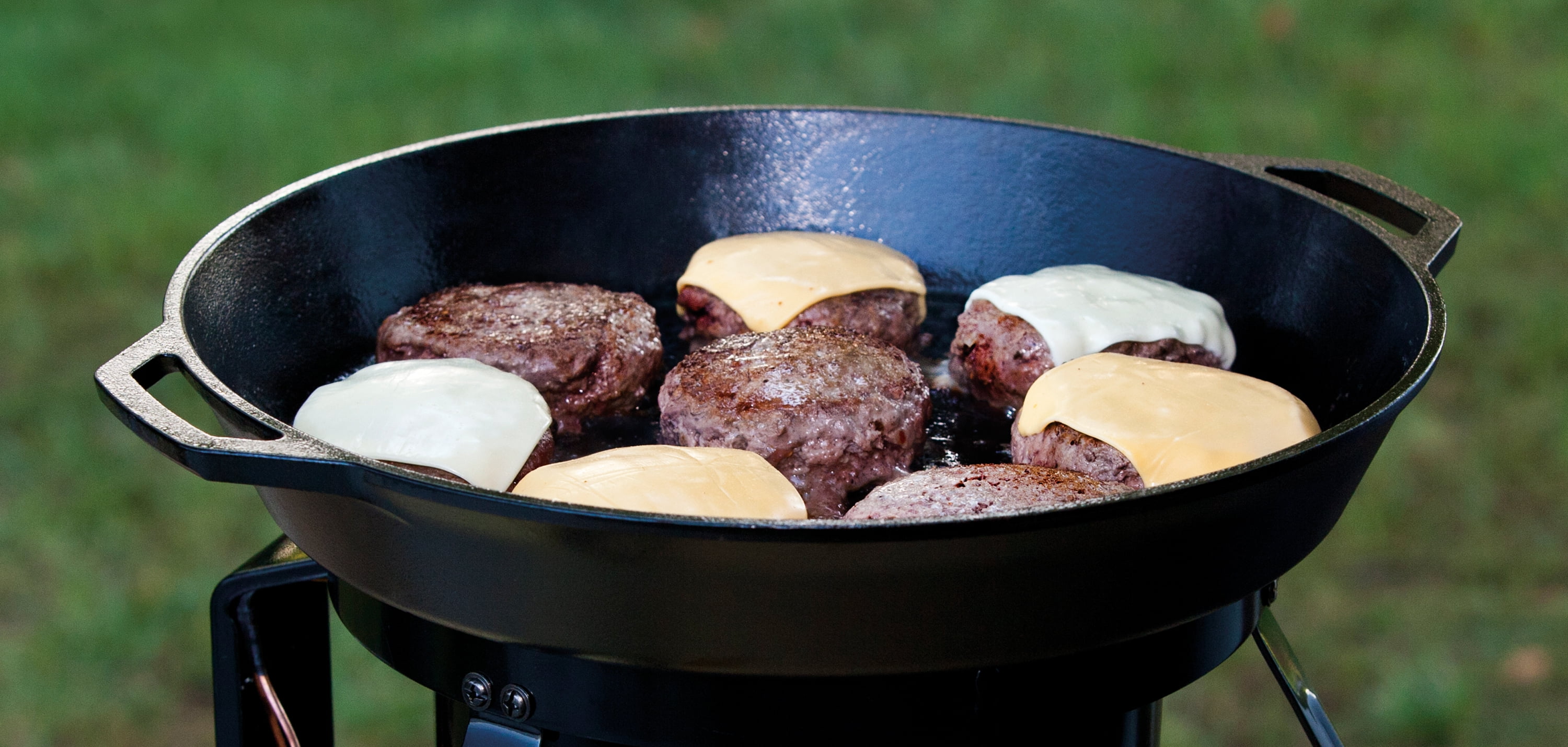 Lodge 15" Dual Handle Cast Iron Seasoned Pan