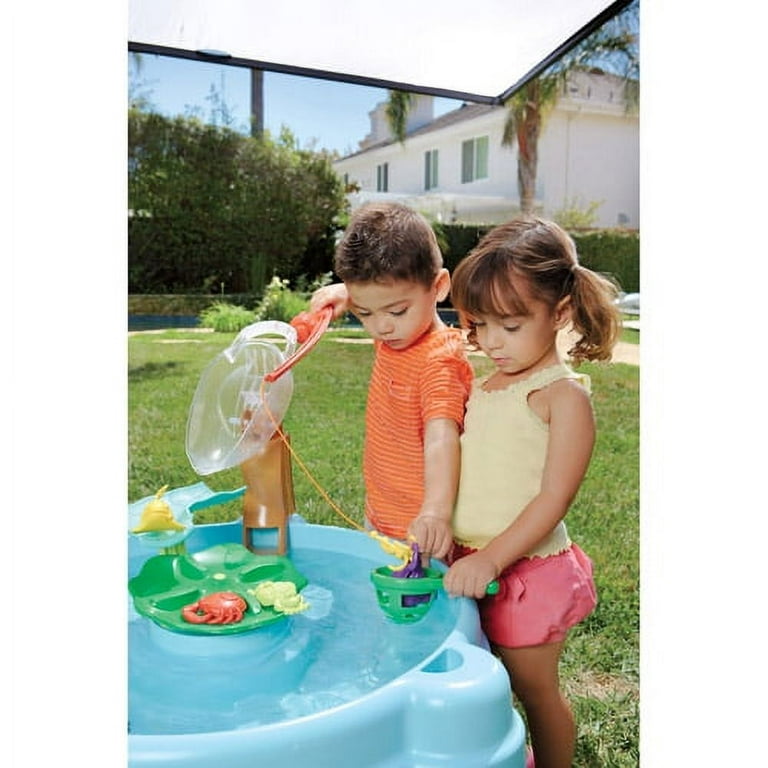Little Tikes Fish 'n Splash Water Table with Tipping Fishbowl and