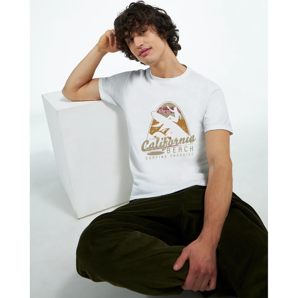 Vintage Surf Beach Graphic T-Shirt Summer Ocean Wave Surfer Style Casual Graphic Tee