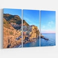 thumbnail image 1 of Designart - Manarola Village Cinque Terre Italie - Toile Art Extra Large Bord de Mer, 1 of 1