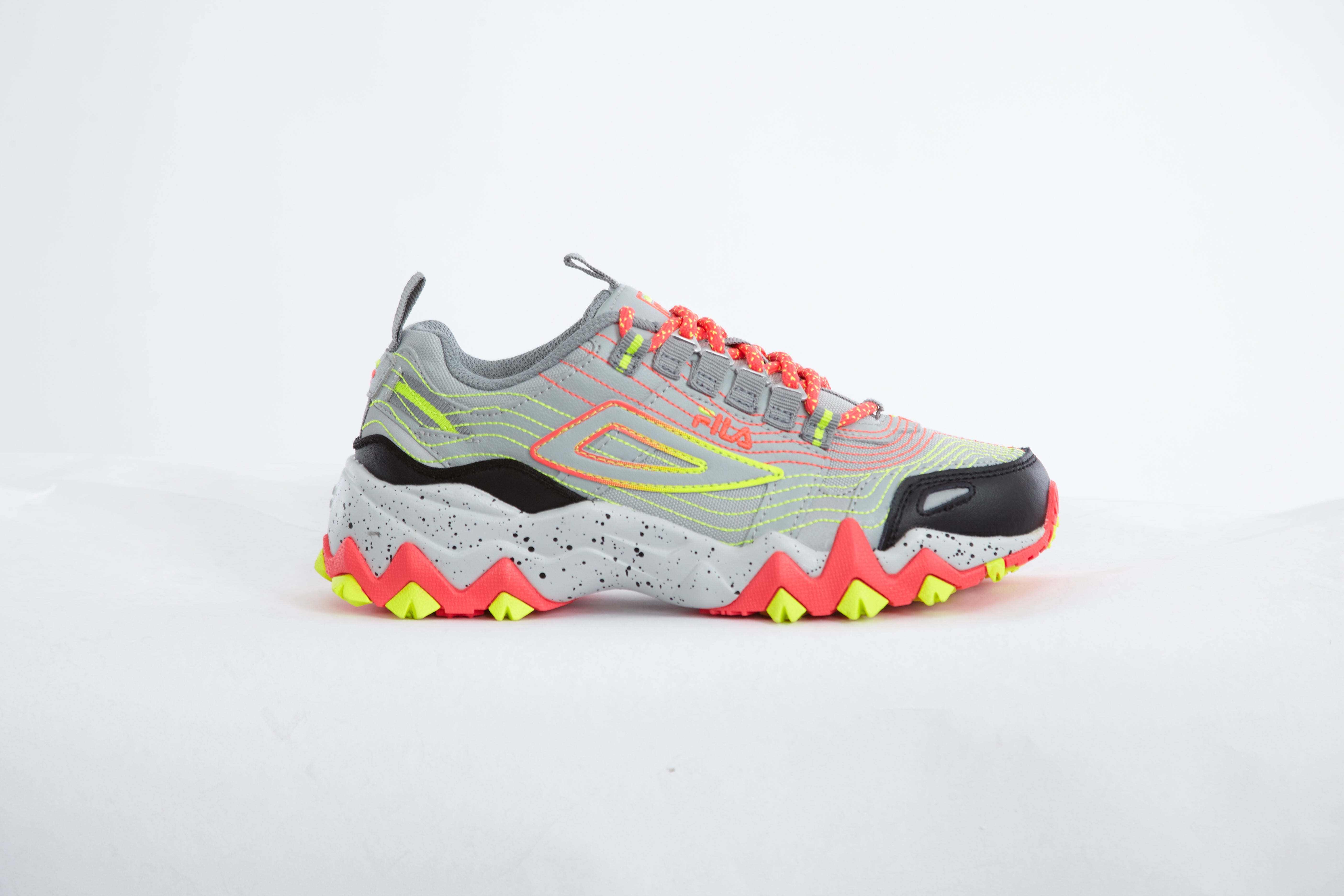 Fila Women's Oakmont TR Trail Athletic Sneaker