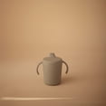 thumbnail image 2 of Asas resistentes a fugas Trainer Sippy Cup Mushie de 230 ml, 2 of 8