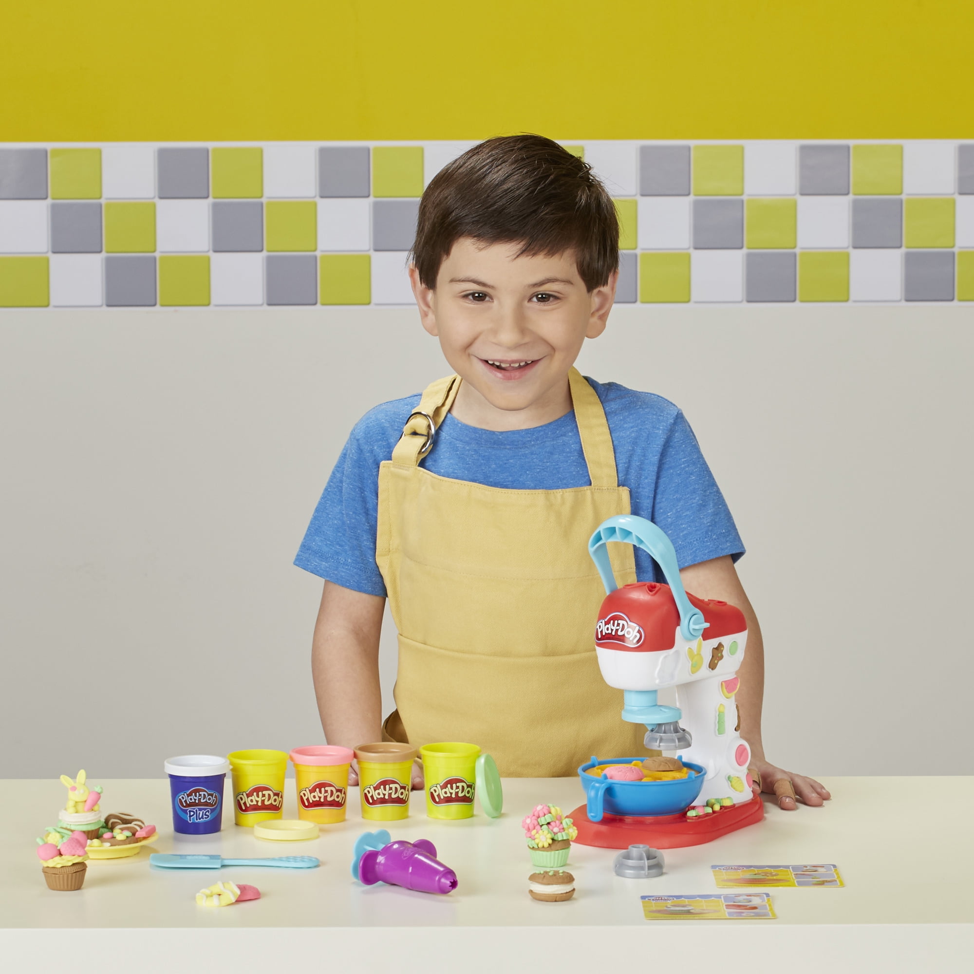 lustre Indlejre travl Play-Doh Kitchen Creations Spinning Treats Mixer Toy, Includes 6 Cans of  Compound - Walmart.com