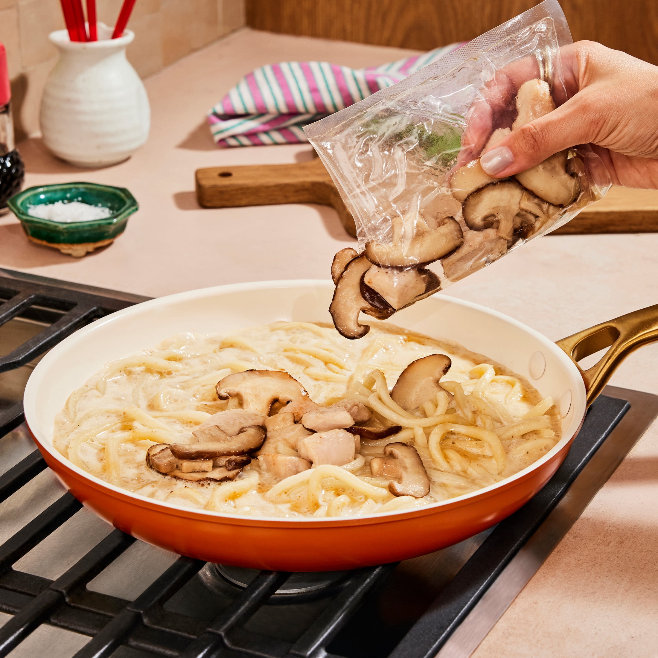 MiLa Creamy Udon Noodles with Chicken & Shiitake Mushrooms, 38 oz