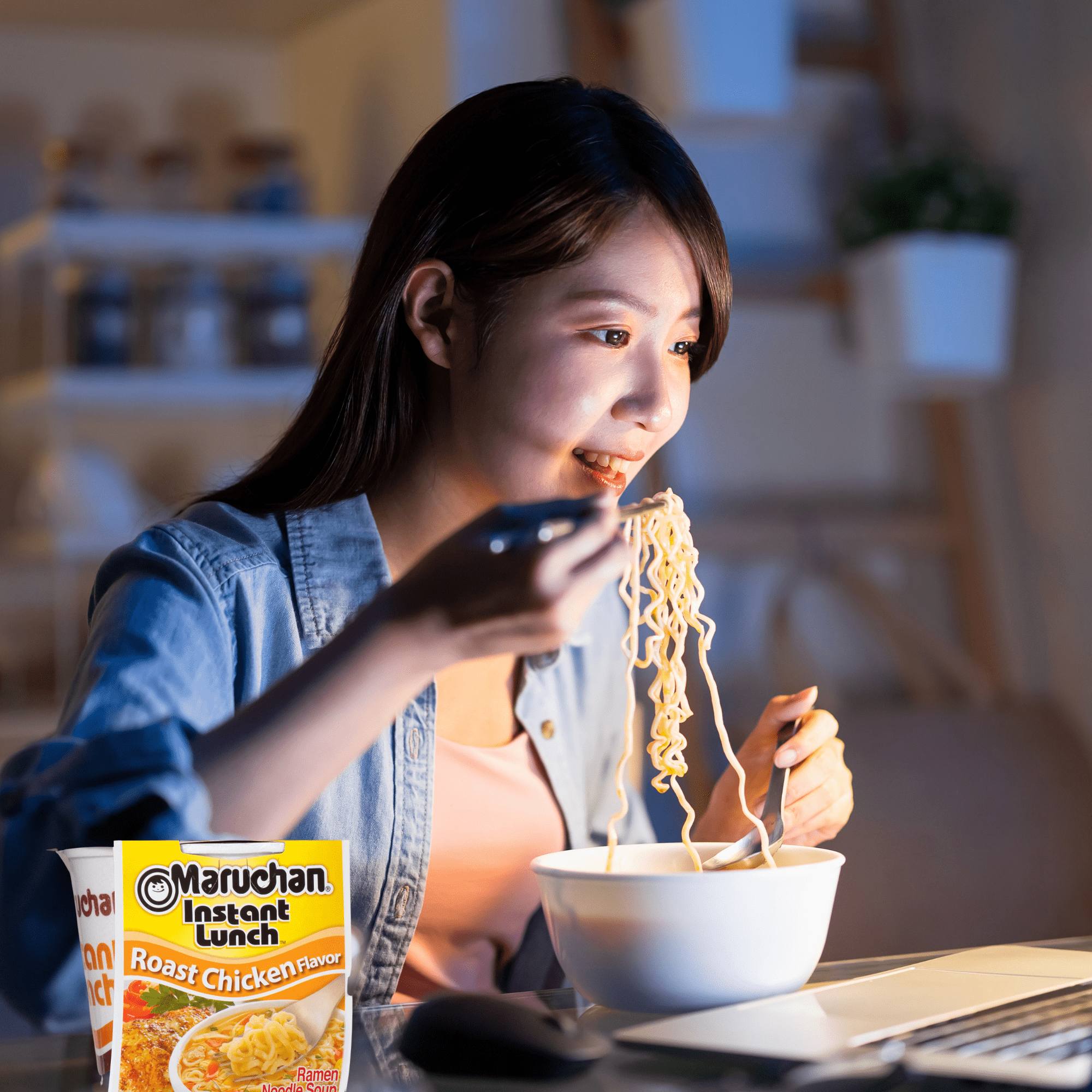 Instant Lunch Roast Chicken Flavor Noodles 2.25ounce (6 Count) Just add Water Meal Noodle Breakfast Dinner Warm Snacks Home Kitchen College Food Gift w/ Tote & Bonus Porte Pot