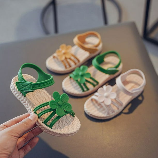 Little girl hotsell sandals walmart
