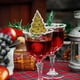 thumbnail image 5 of Decoraciones navideñas, adornos navideños, regalos navideños, tarjeta de decoración de copa de vino tinto de Navidad, gorro de Papá Noel, tarjeta de fiesta, decoración de copa de vino, centro comercia, 5 of 5