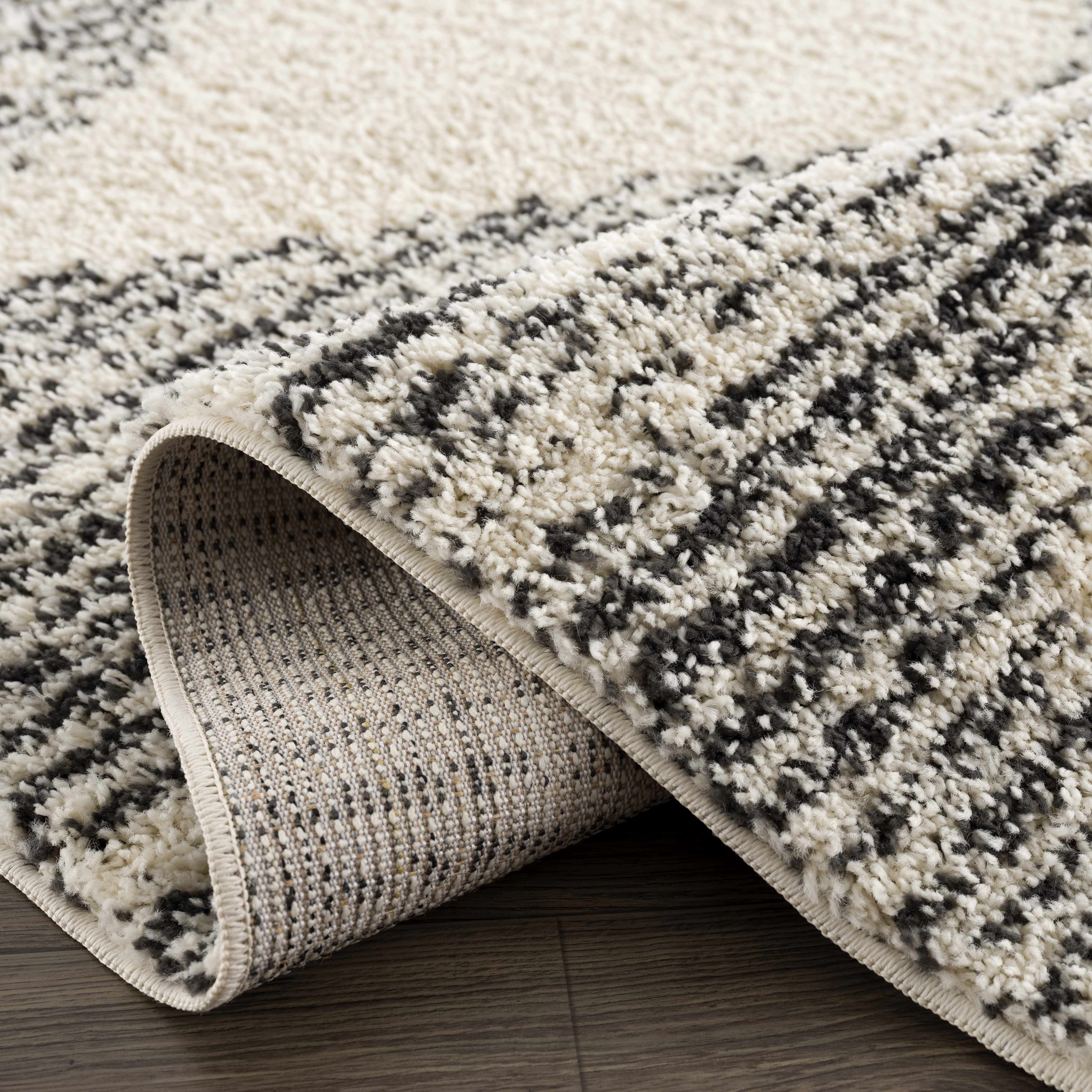 BoutiqueRugs Howth Boho Moroccan Geometric Shag with Tassels for Living Room, Bedroom - Beige, Charcoal, Gray - 5'3" Round