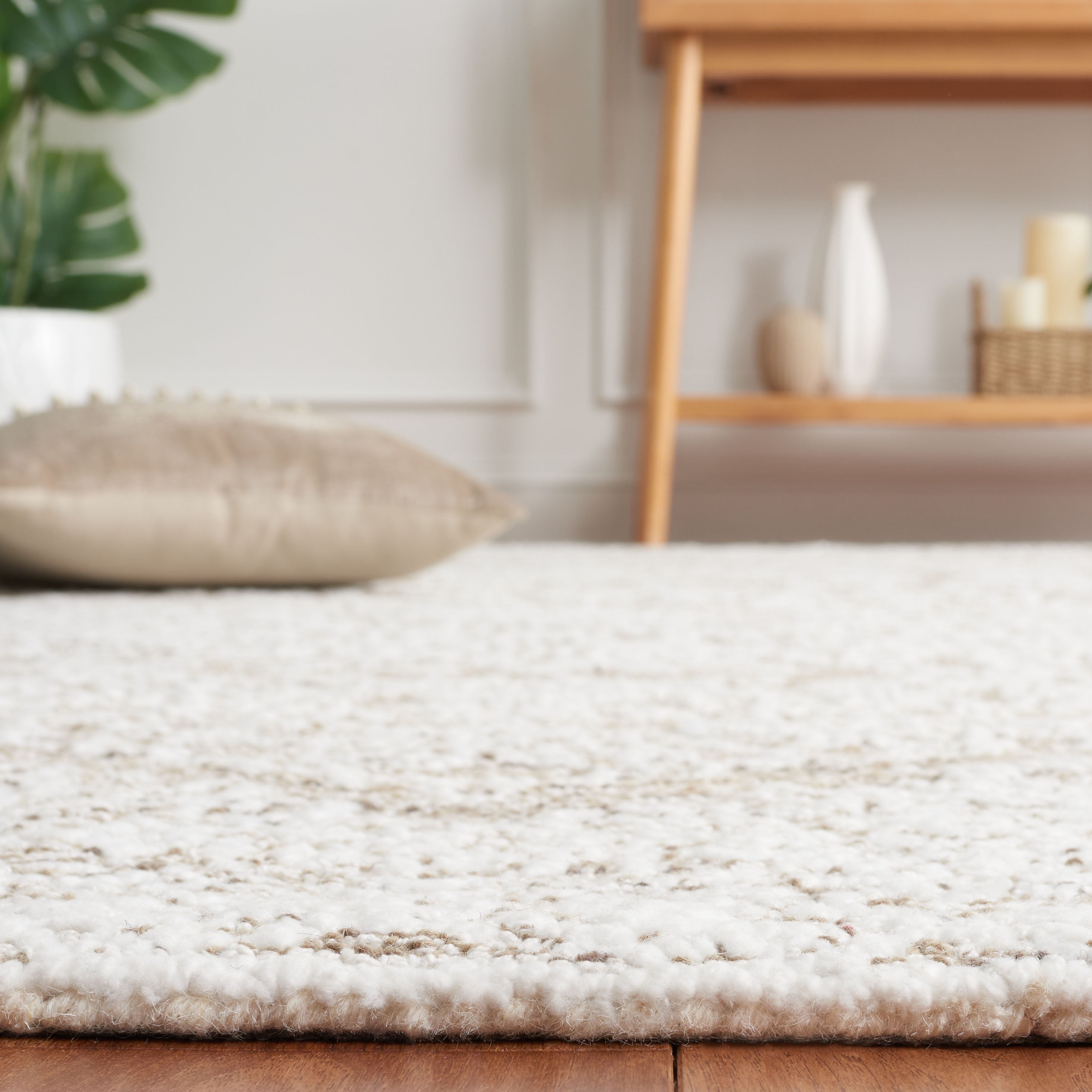 SAFAVIEH Ebony Adolf Floral Area Rug, Ivory/Brown, 5' x 8'