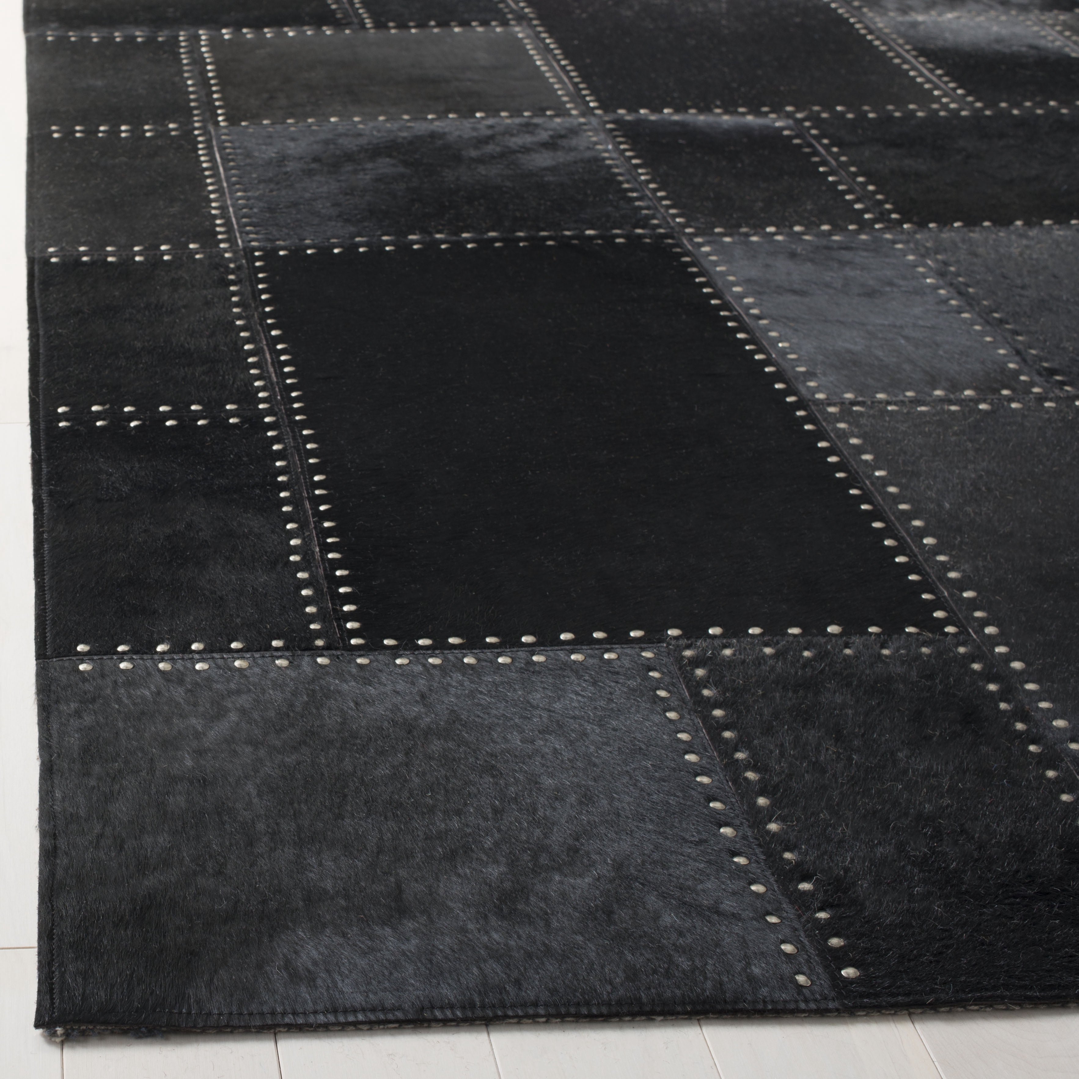 SAFAVIEH Studio Leather Juniper Geometric Area Rug, Black, 8' x 10'