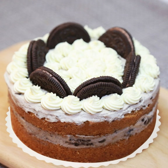 FESTFENDS White Plastic Cake Serving Tray for Beautiful and Charming Display Reusable and Easy to Clean 8 inch