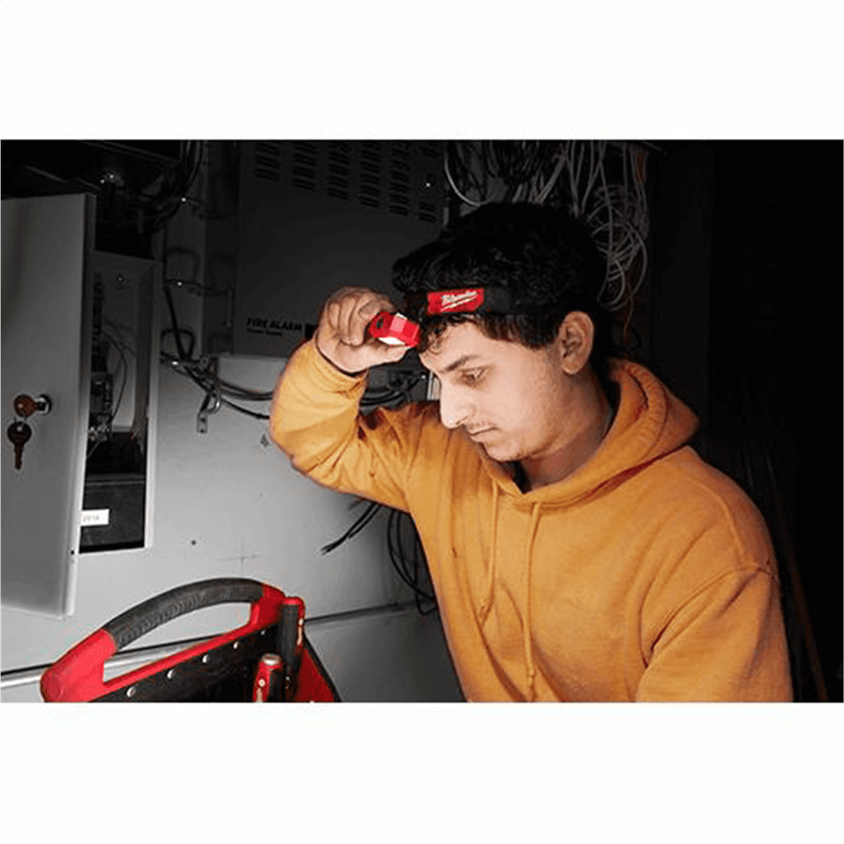 Milwaukee 2103 Alkaline Flood Headlamp