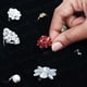 thumbnail image 3 of Expositor de anillos ZHAOCHENG con 100 ranuras para anillos pendientes y gemelos con tapa transparente, 3 of 5