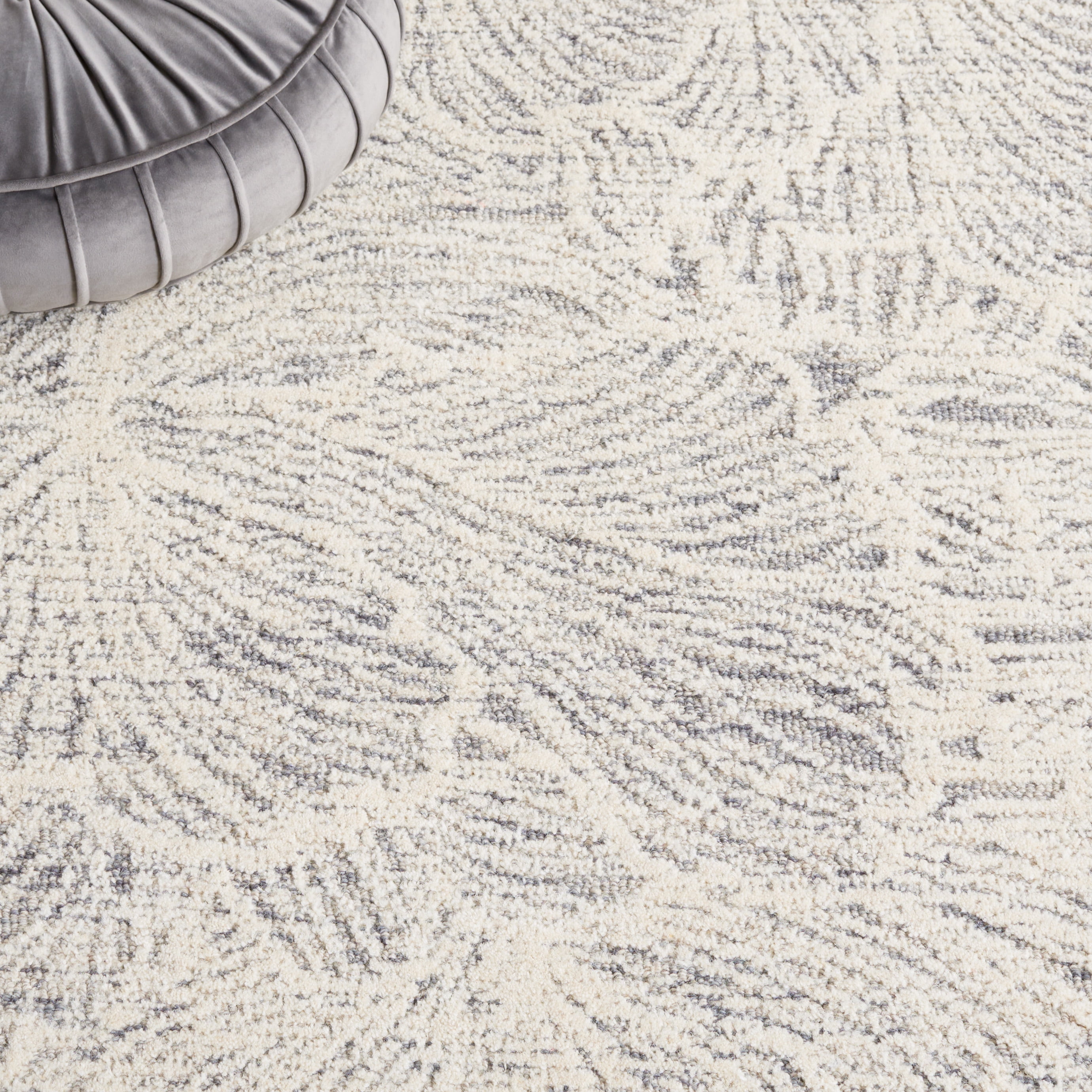 SAFAVIEH Ebony Aaliyah Floral Area Rug, Grey/Ivory, 8' x 10'