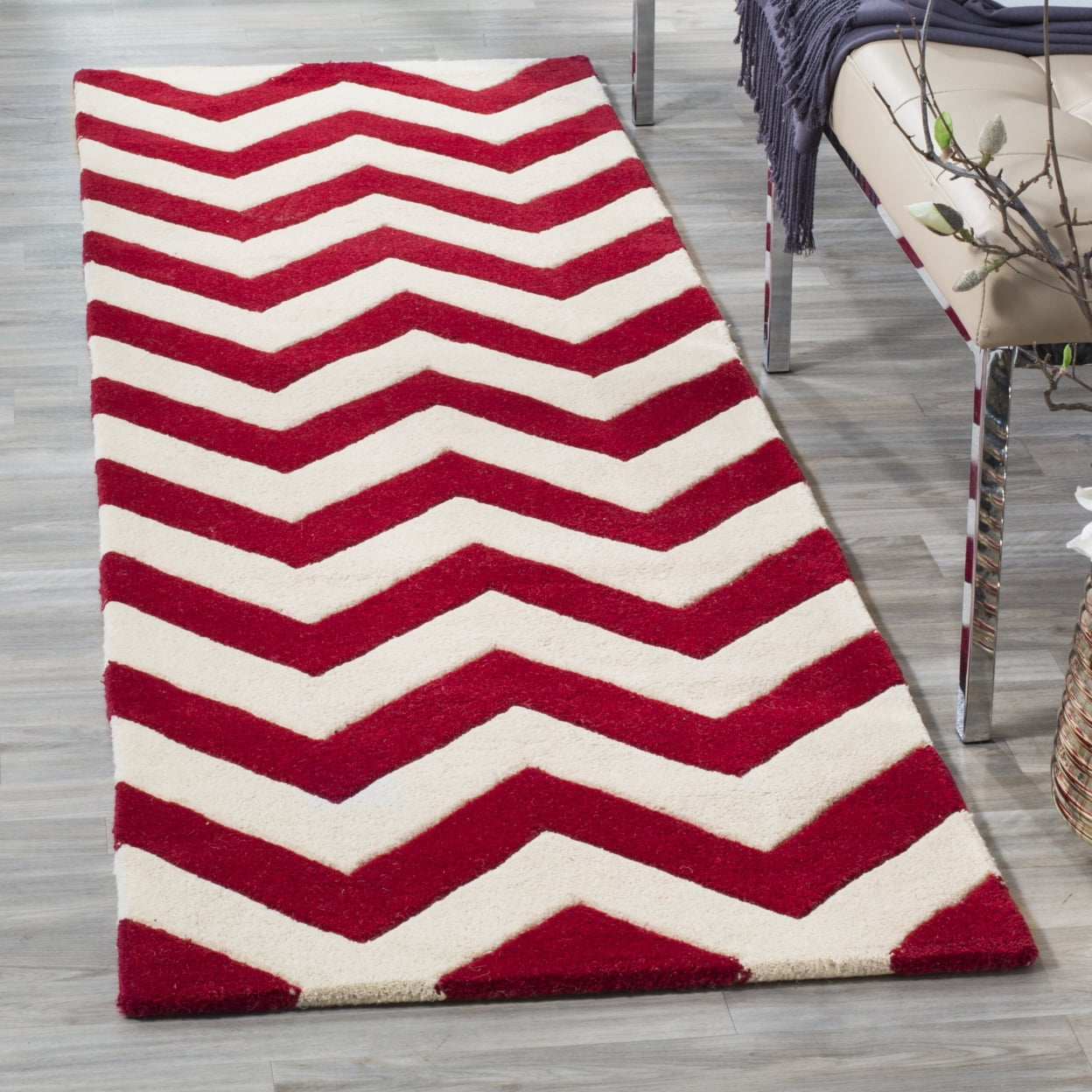 SAFAVIEH Chatham Jake Zigzag Stripes Wool Area Rug, Red/Ivory, 6' x 9'