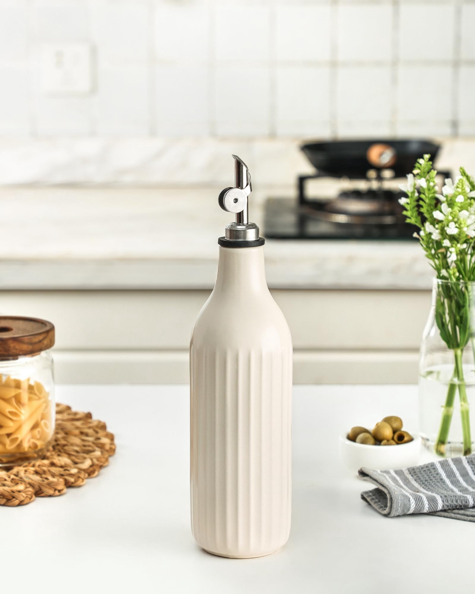 Olive Oil Dispenser Bottle  19 Oz For Kitchen And Vinegar Suitable Coffee Syrups & Other Liquids Off White