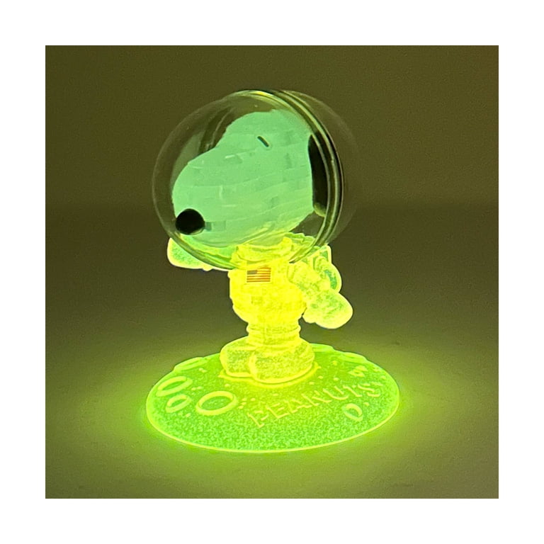 AreYouGame.com 3D Crystal Puzzle - Glow-in-the-Dark Peanuts