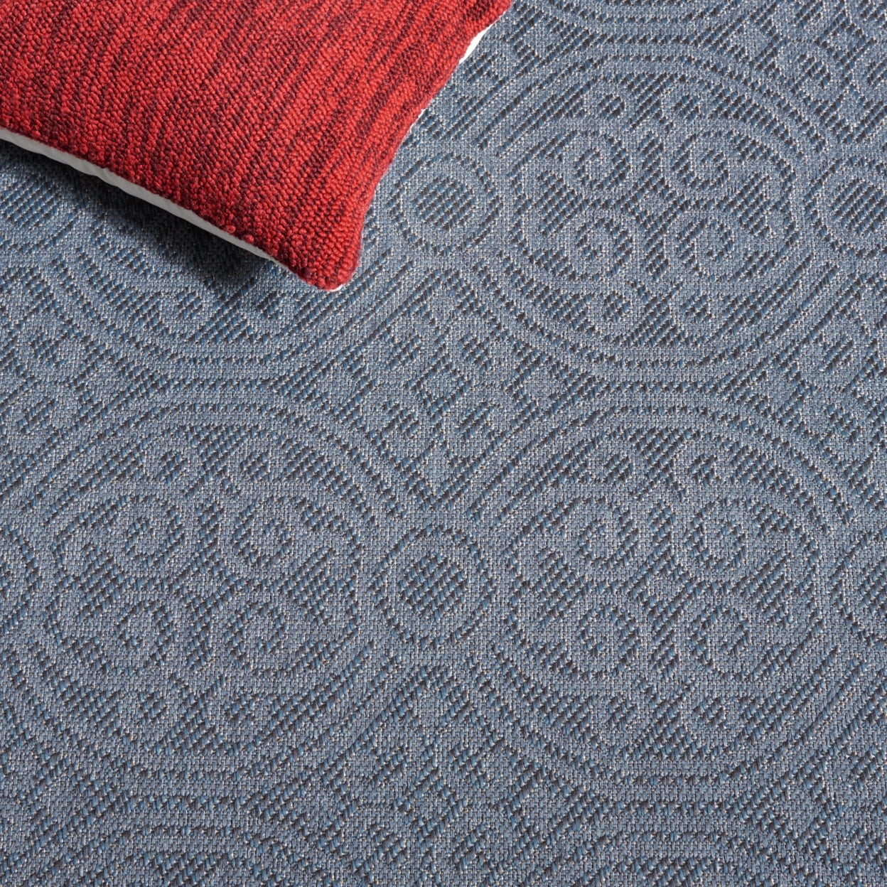 SAFAVIEH Machine Washable Rug Indoor/Outdoor Bermuda Collection - Bermuda Terrance Geometric Indoor/Outdoor Runner Rug, Navy, 2' x 8'