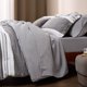 thumbnail image 4 of Juego de cama Bedsure Queen, edredón, 7 piezas, color gris escarchado, 4 of 7