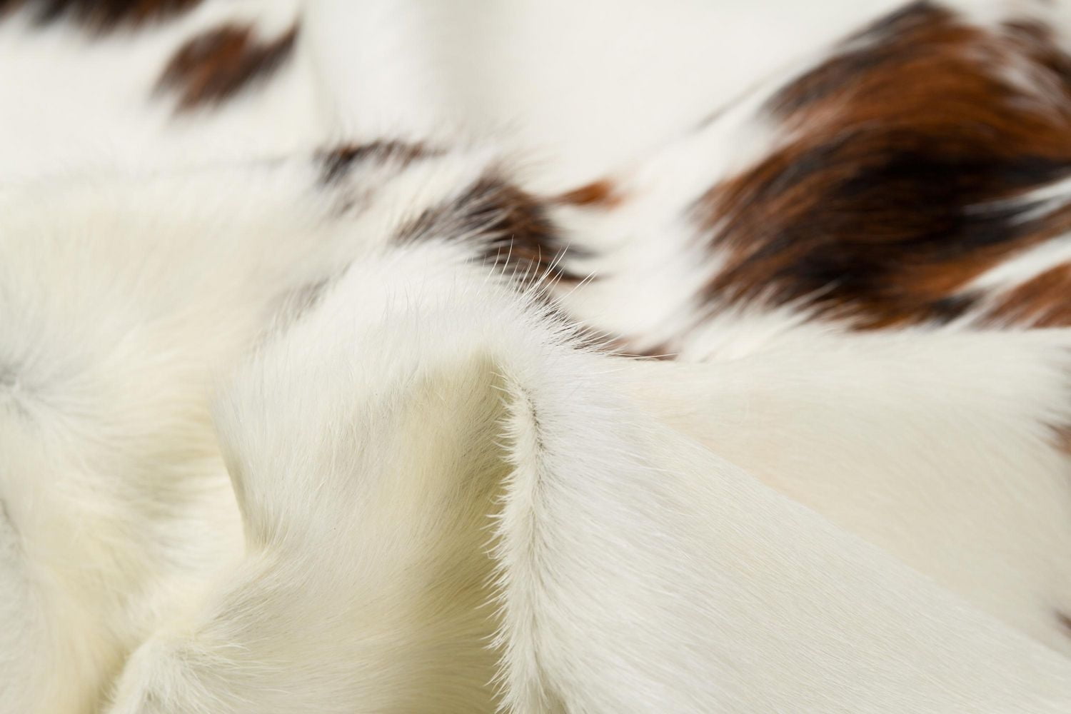 TAPIS KOBE EN PEAU DE VACHE 5' X 7'