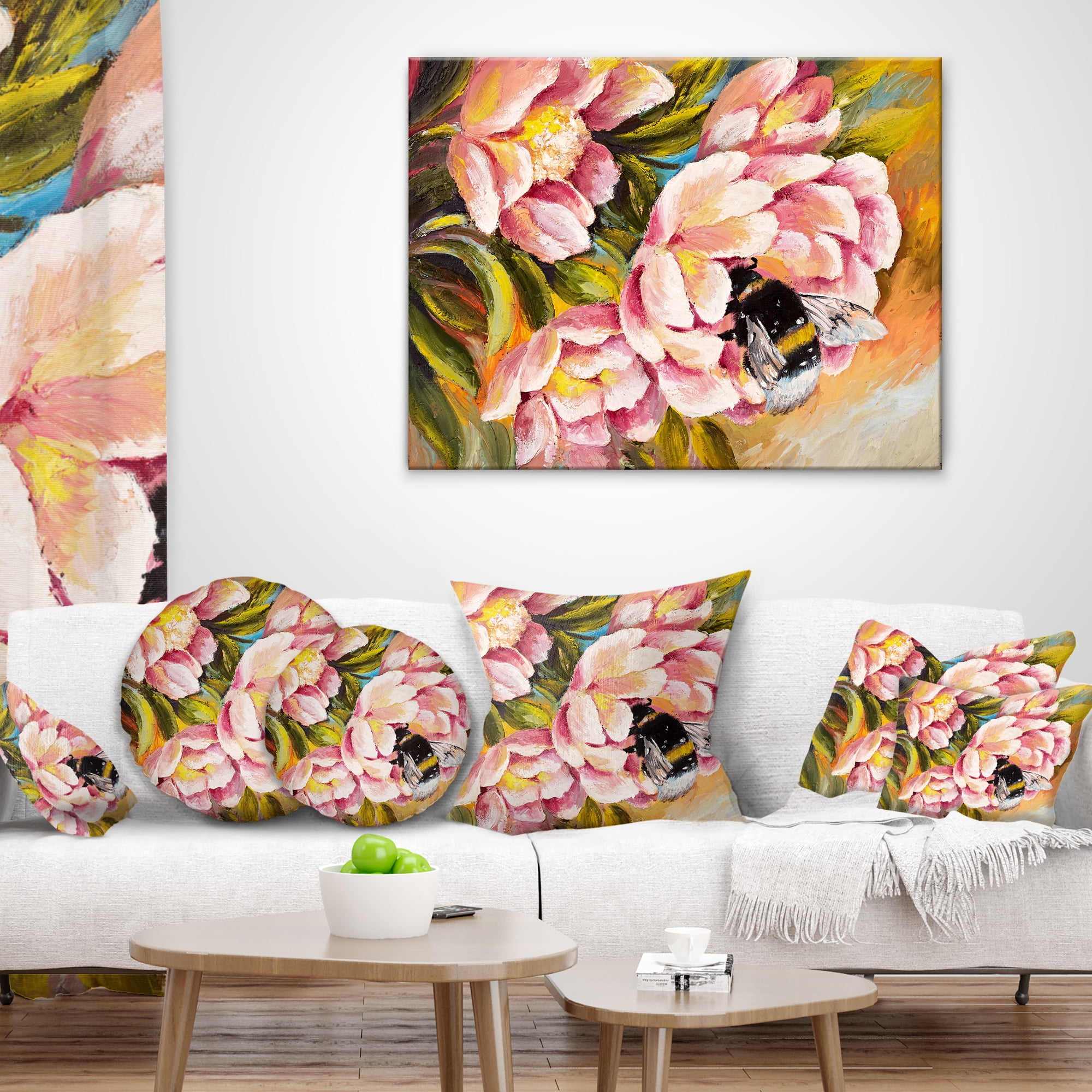 Designart Bee Sitting on Flower - Floral Throw Pillow - 16x16