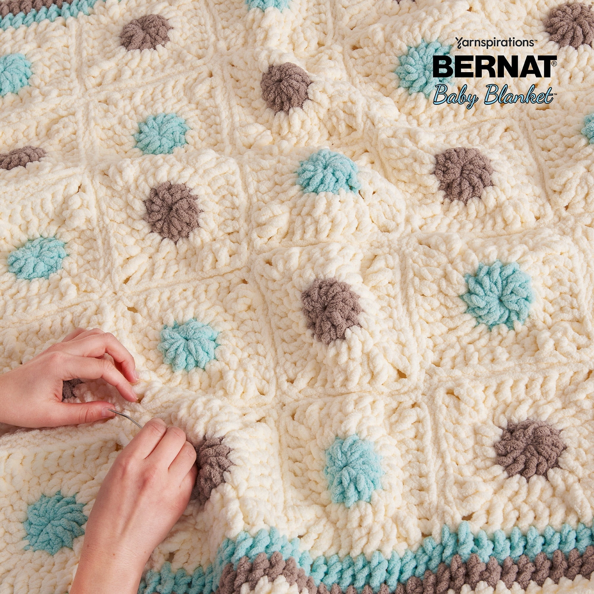 "Bernat® Fil Baby Cover™, Polyester #6 Super Volumineux, 10,5oz/300g, 220 Yards" Fil pour bébé doux de style chenille