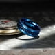 thumbnail image 3 of Anillo King Will Intertwine Spinner de acero inoxidable azul de 8 mm, 3 of 7