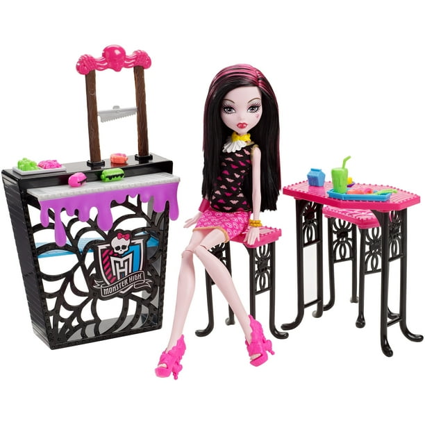 Monster High Playsets + Clawdeen Wolf Doll Gift Set