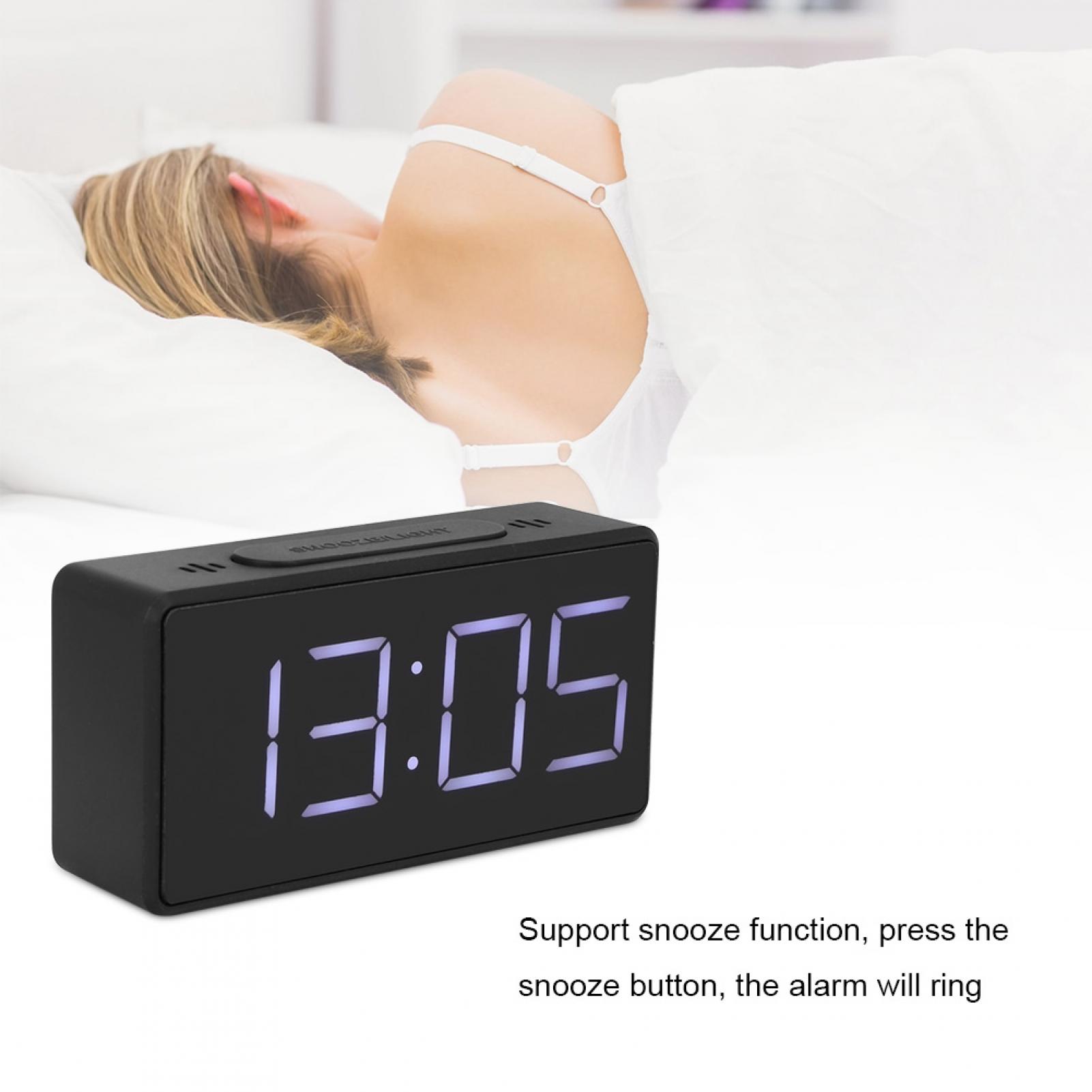 Réveil Numérique Enfant Avec Veilleuse 7 Couleurs – Affichage Température, Snooze – 8x8cm