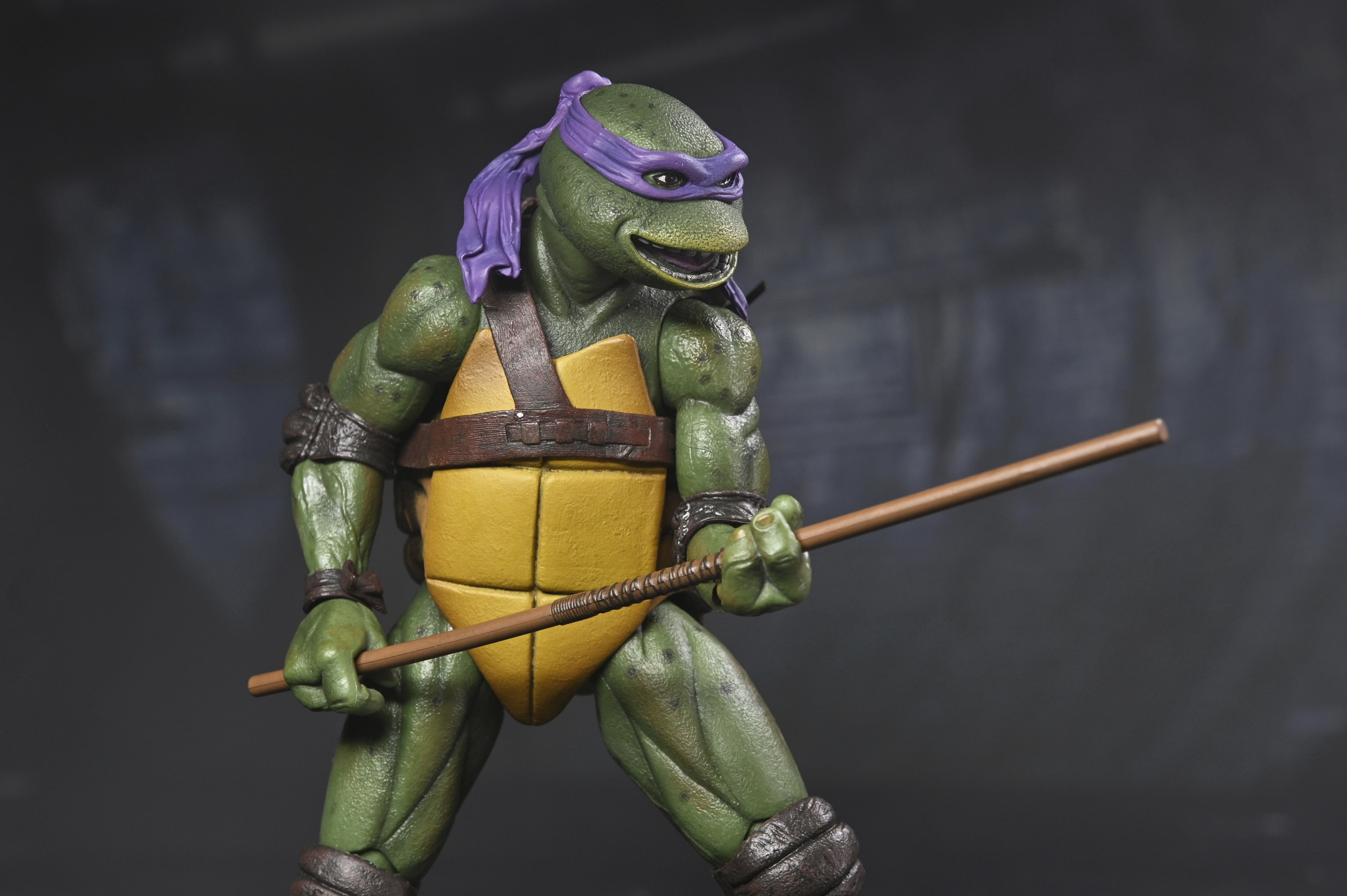 Teenage Mutant Ninja Turtles (1990 Movie) – 7” Scale Action Figure – Ultimate Donatello