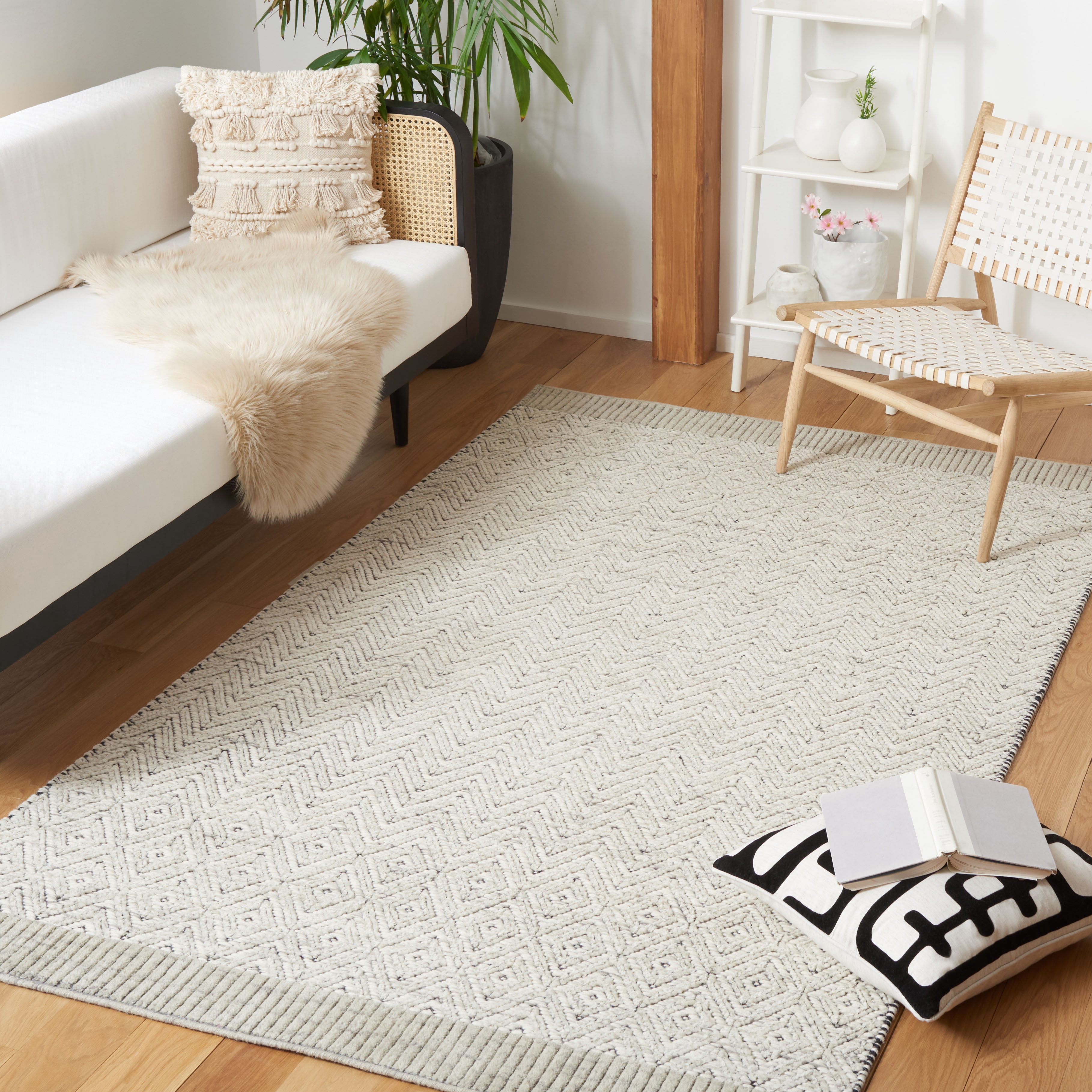 SAFAVIEH Martha Stewart Geometric Area Rug, Grey/Ivory, 5' x 8'